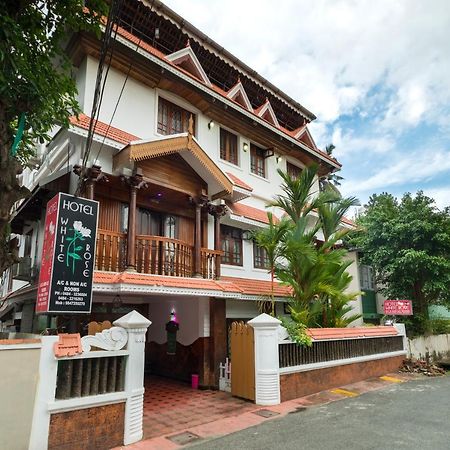 Kochi Hotel White Rose מראה חיצוני תמונה