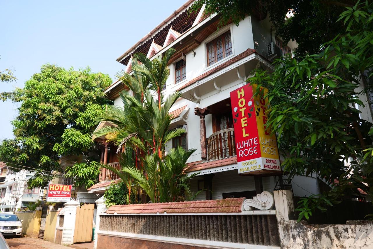 Kochi Hotel White Rose מראה חיצוני תמונה