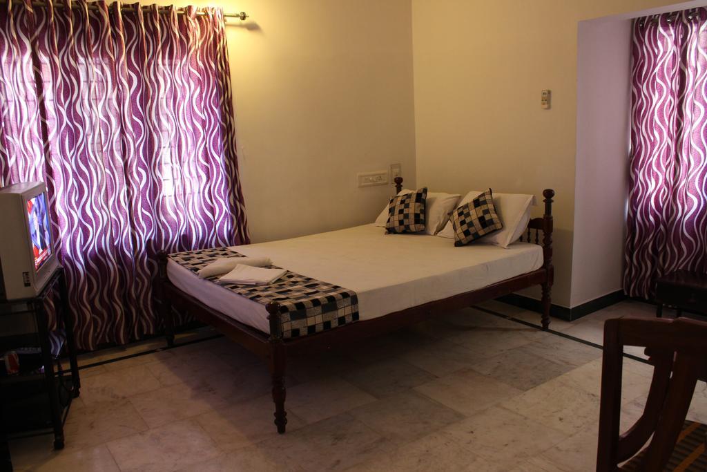 Kochi Hotel White Rose מראה חיצוני תמונה