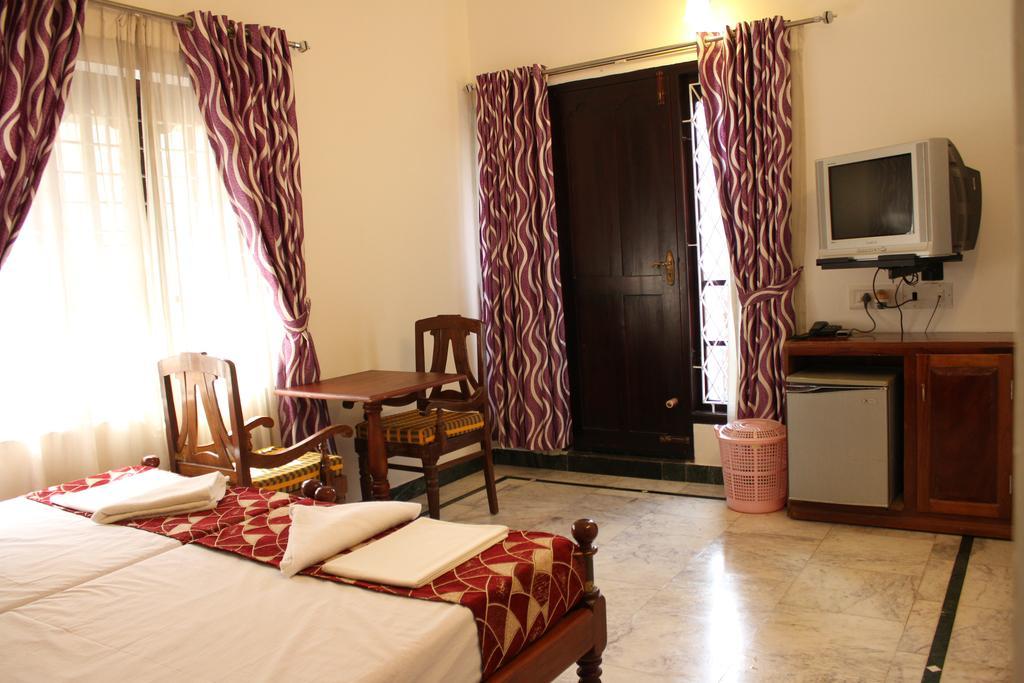 Kochi Hotel White Rose מראה חיצוני תמונה
