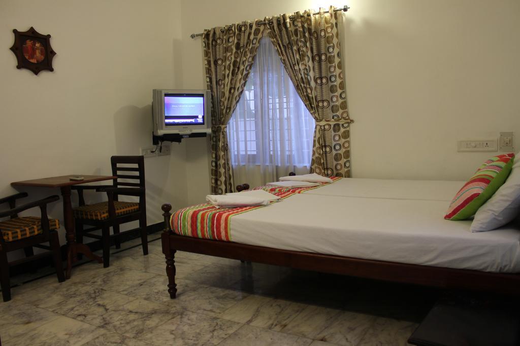 Kochi Hotel White Rose מראה חיצוני תמונה