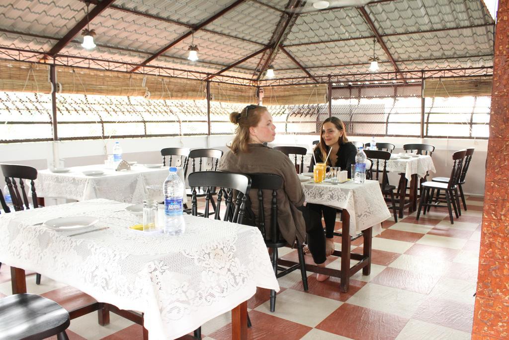 Kochi Hotel White Rose מראה חיצוני תמונה