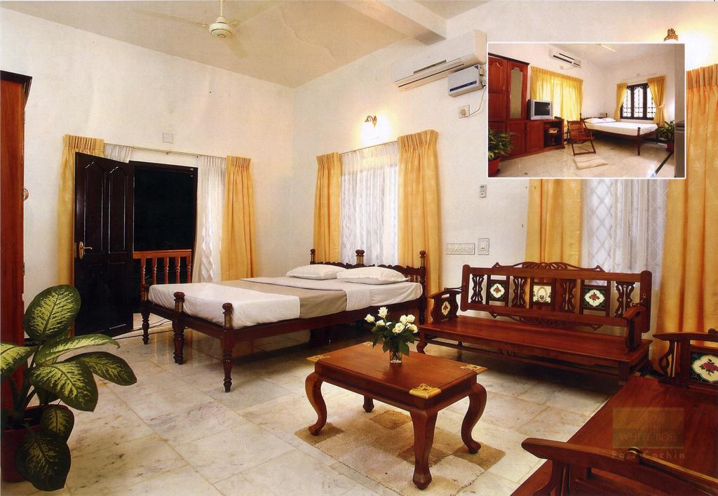 Kochi Hotel White Rose מראה חיצוני תמונה