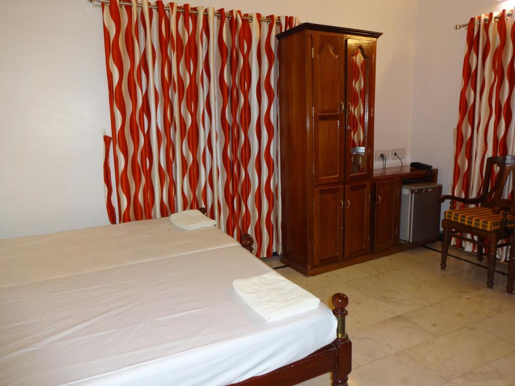 Kochi Hotel White Rose חדר תמונה