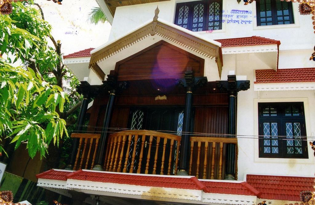 Kochi Hotel White Rose מראה חיצוני תמונה