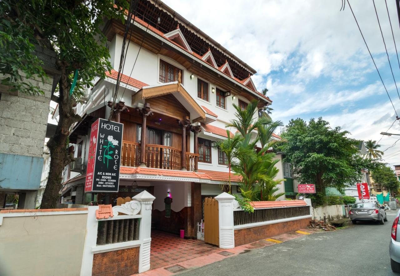 Kochi Hotel White Rose מראה חיצוני תמונה